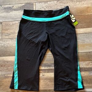 BLACK & TEAL ATHLETIC CAPRIS NEW TEK GEAR WOMENS M